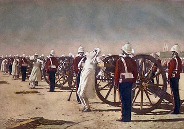 Картина В. Верещагина «Подавление индийского восстания англичанами»