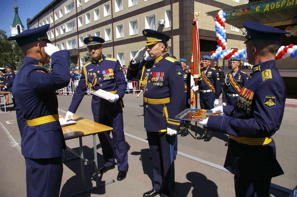 
Выпускники Рязанского гвардейского высшего воздушно-десантного командного училища имени генерала армии В.Ф. Маргелова
