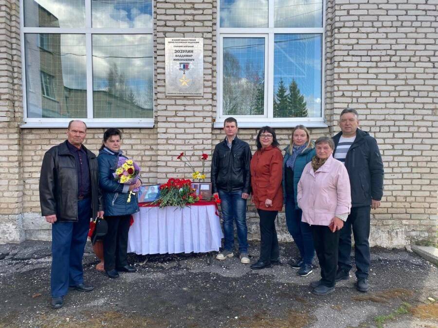 Памятный знак Герою России Владимиру Зозулину открыт в Вологодской области
