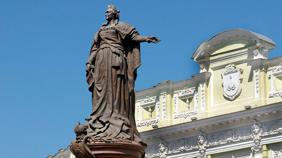На Украине в ближайшее время обсудят снос памятника Екатерине II в Одессе