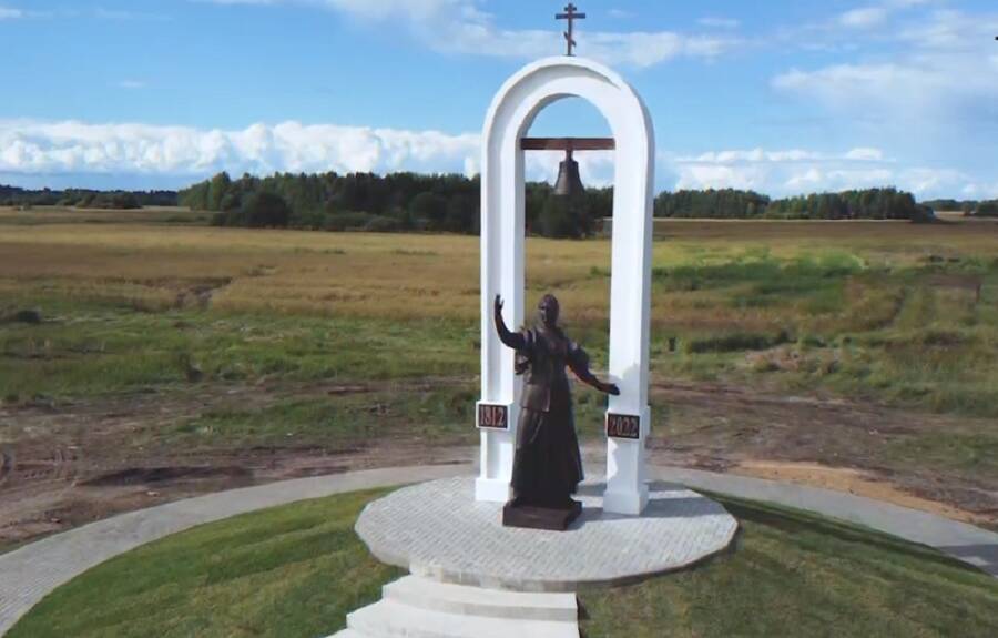 В Смоленской области установили памятник крестьянке Василисе Кожиной