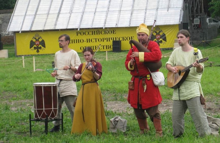 «Демонстрация внутренней силы»: фестиваль «Кирилло-Белозерская осада» вновь собирает гостей