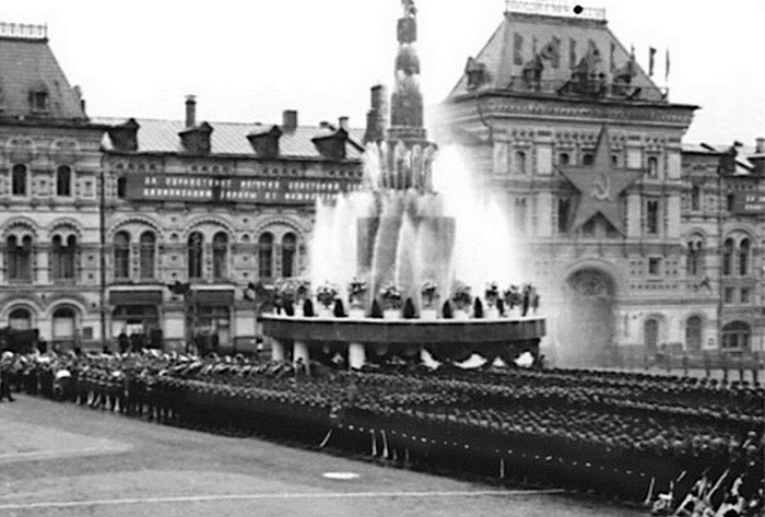Куда исчез фонтан Победителей с Красной площади?