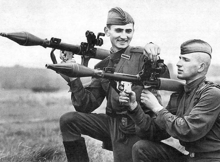 Ручной противотанковый гранатомет 6Г1 РПГ-7 (СССР)