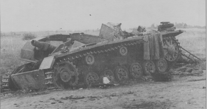 Уничтоженное в районе Киева штурмовое орудие StuG III