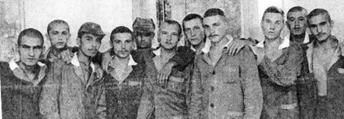 Выжившие пограничники 12-й заставы Московского погранотряда в госпитале. Четвертый справа — Герой России сержант Сергей Евланов.