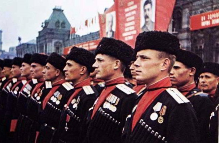 Советская казаки на параде победы 24 июня 1945 года.
