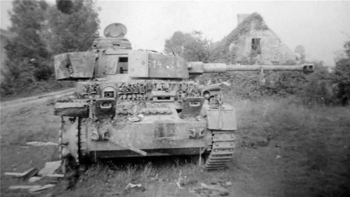 Подбитый немецкий танк Pz Kpfw IV