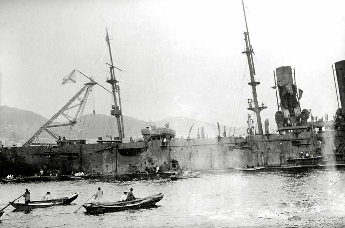 Вид на полуют броненосного крейсера «Россия» после боя в Корейском проливе, Владивосток, 16 (3 ст. ст.) августа 1904 года