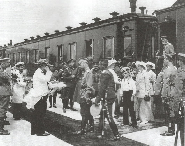 Встреча императора Николая II на вокзале в Евпатории
