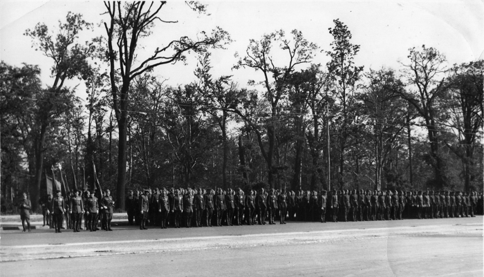 Сводный полк 248-й стрелковой дивизии перед началом торжественного прохождения на Параде Победы 7 сентября 1945 года