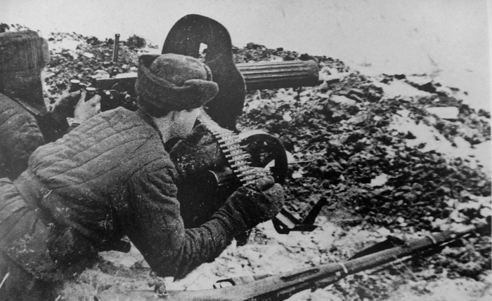 Расчет пулемета «Максим» на позиции во время обороны Москвы, 27 ноября 1941 года