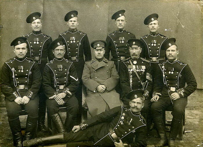 Групповая фотография военнослужащих Лейб-гвардии Егерского полка, после 1913 года