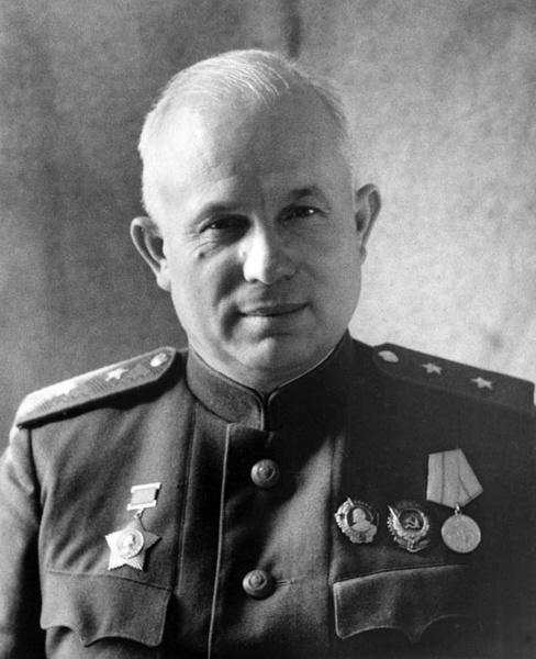 Член Военного совета Воронежского фронта генерал-лейтенант Никита Хрущев, 14 июля 1943 года