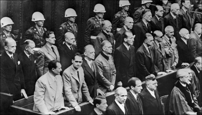 Вид на скамью подсудимых Нюрнбергского процесса во время оглашения приговора, 1 октября 1946 года.