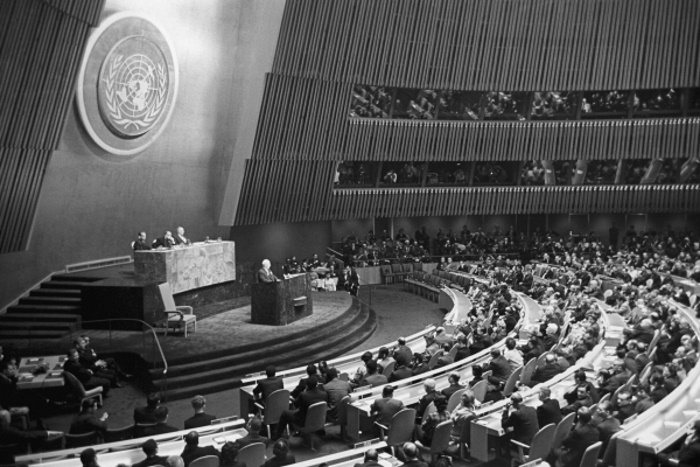Выступление председателя Совета министров СССР Никиты Хрущева на сессии Генеральной Ассамблее ООН в рамках официального визита советской правительственной делегации в США, Нью-Йорк, 18 сентября 1959 года Файл: хрущев-разоружение
