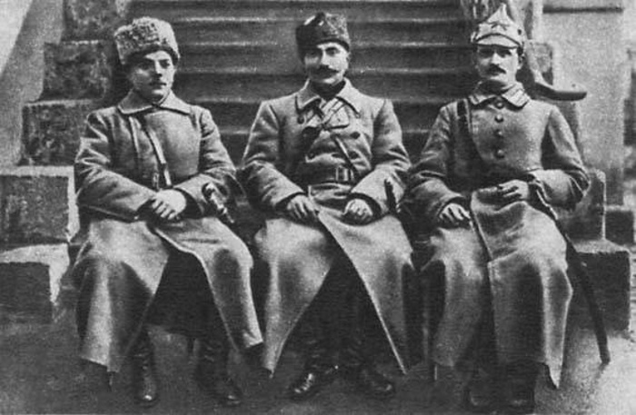 Реввоенсовет Первой Конной армии (слева направо): Климент Ворошилов, Семен Буденный, Ефим Щаденко, начало 1920 года