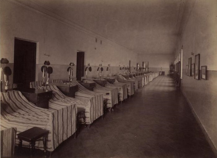 Спальня Пажеского корпуса в 1896 году
