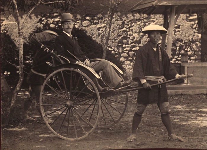 Цесаревич в Японии на рикше