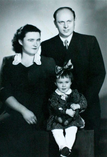 Алексей Ботян с супругой и дочерью