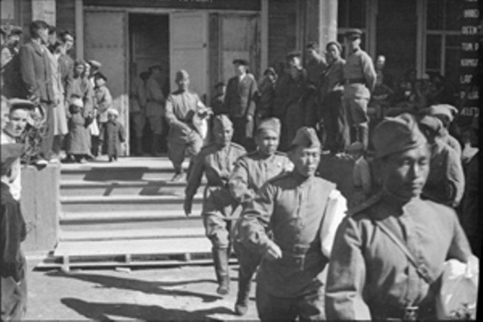 Тувинские добровольцы-танкисты. Кызыл, 1943