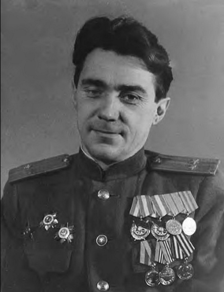 Старший корреспондентской группы газеты «Правда», военный корреспондент подполковник Борис Полевой, осень 1945 года