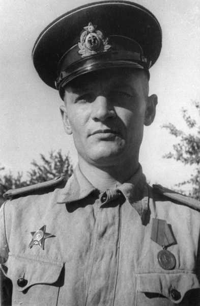 Командир роты автоматчиков 384-го отдельного батальона морской пехоты старший лейтенант Константин Ольшанский, начало сентября 1943 года