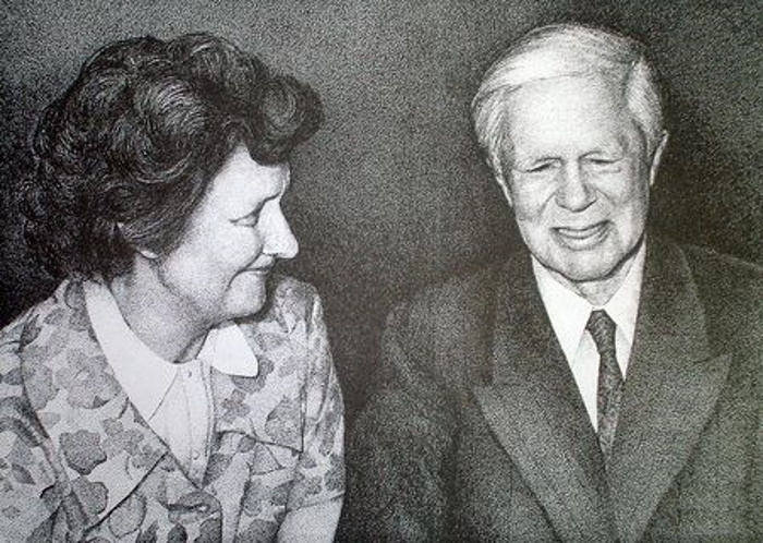 Полковник Исхак Ахмеров и его вторая жена Елена Ивановна, она же Хелен Лоури, конец 1960-х годов