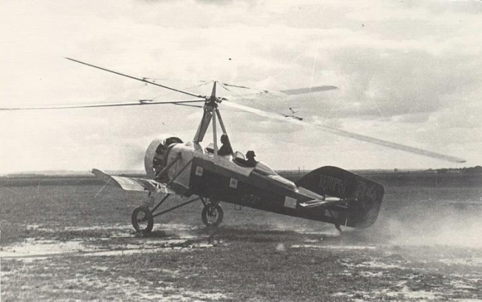 Автожир А-4 взлетает во время испытаний