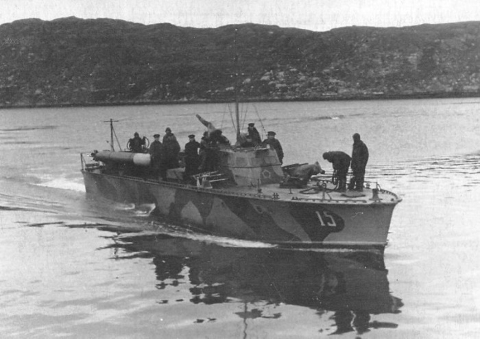 Советский торпедный катер ТКА-15 типа Д-3 Северного флота в порту Полярный, 1942 год