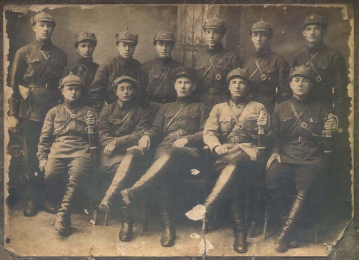 Курсанты Харьковской школы червоных старшин, начало 1920-х годов