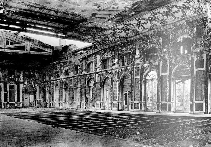 Большой зал Екатерининского дворца после Великой Отечественной войны